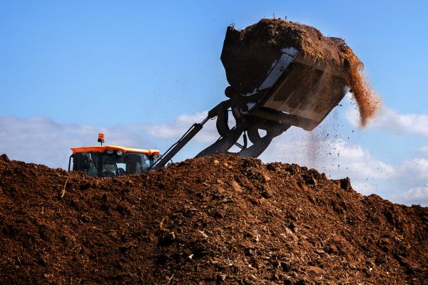 Cost of Dirt Spreading in Saint Peters